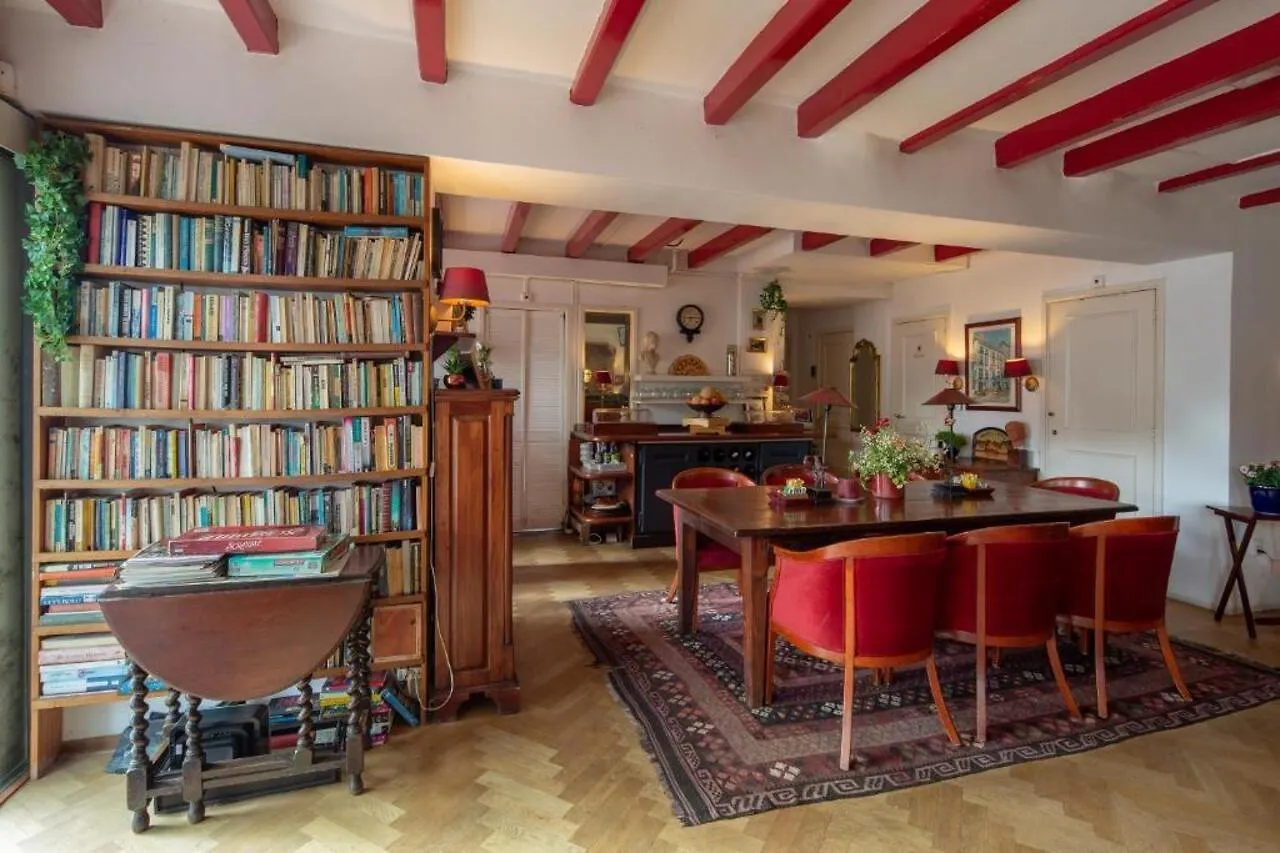 Amsterdam House Hotel