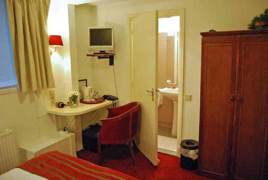 Amsterdam House Hotel 3*,