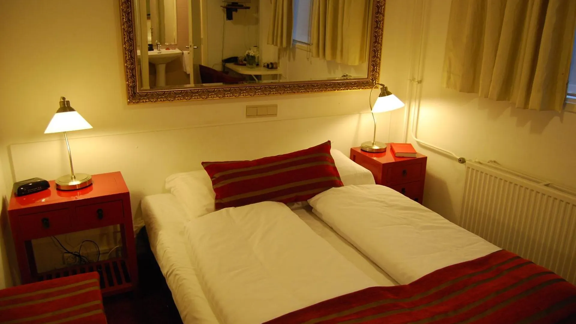 Amsterdam House Hotel