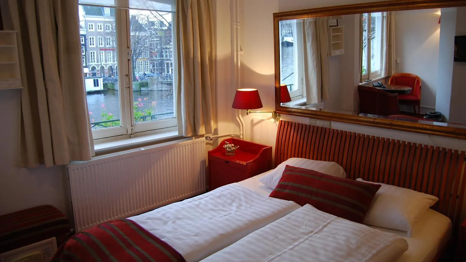 Amsterdam House Hotel