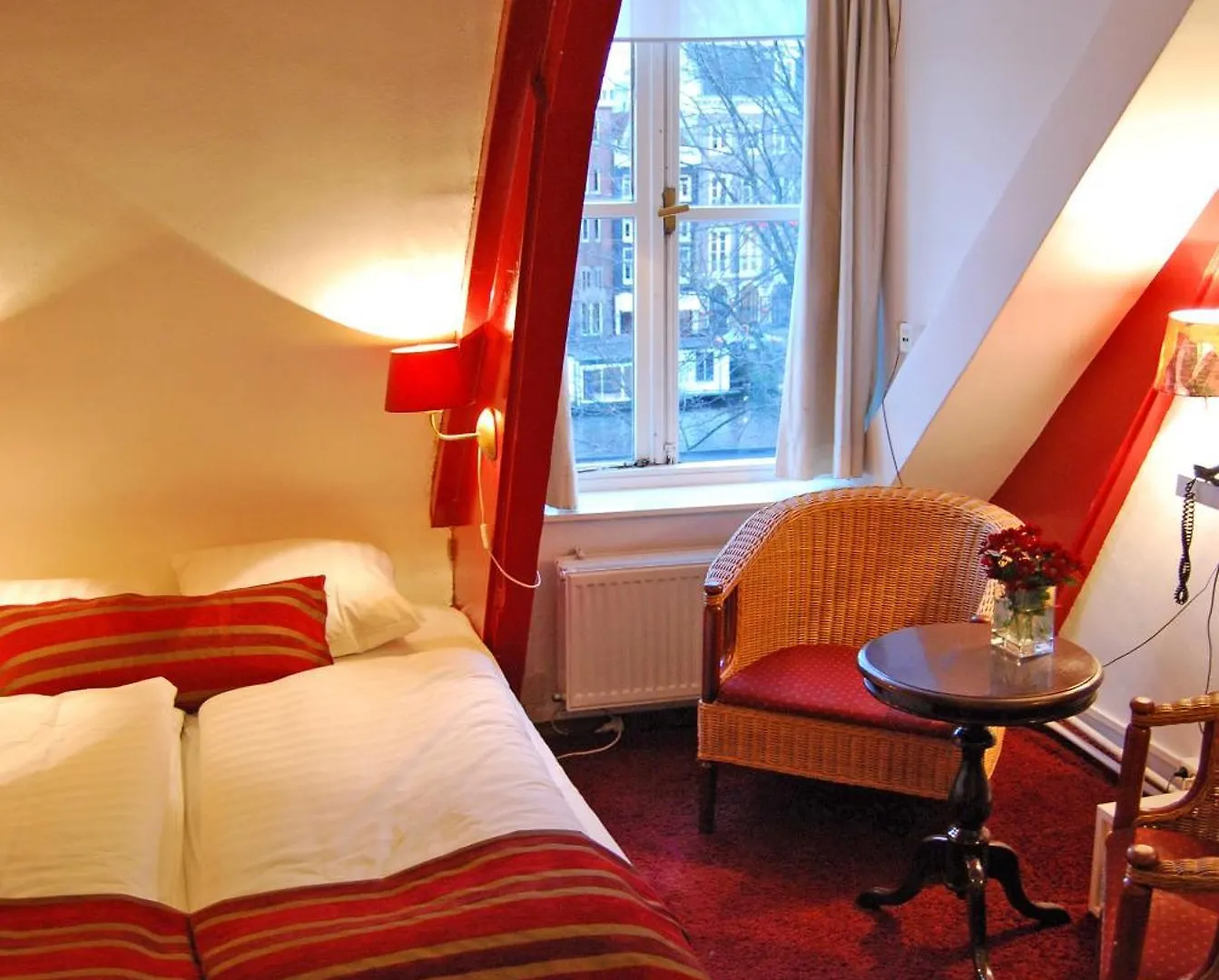 Amsterdam House Hotel