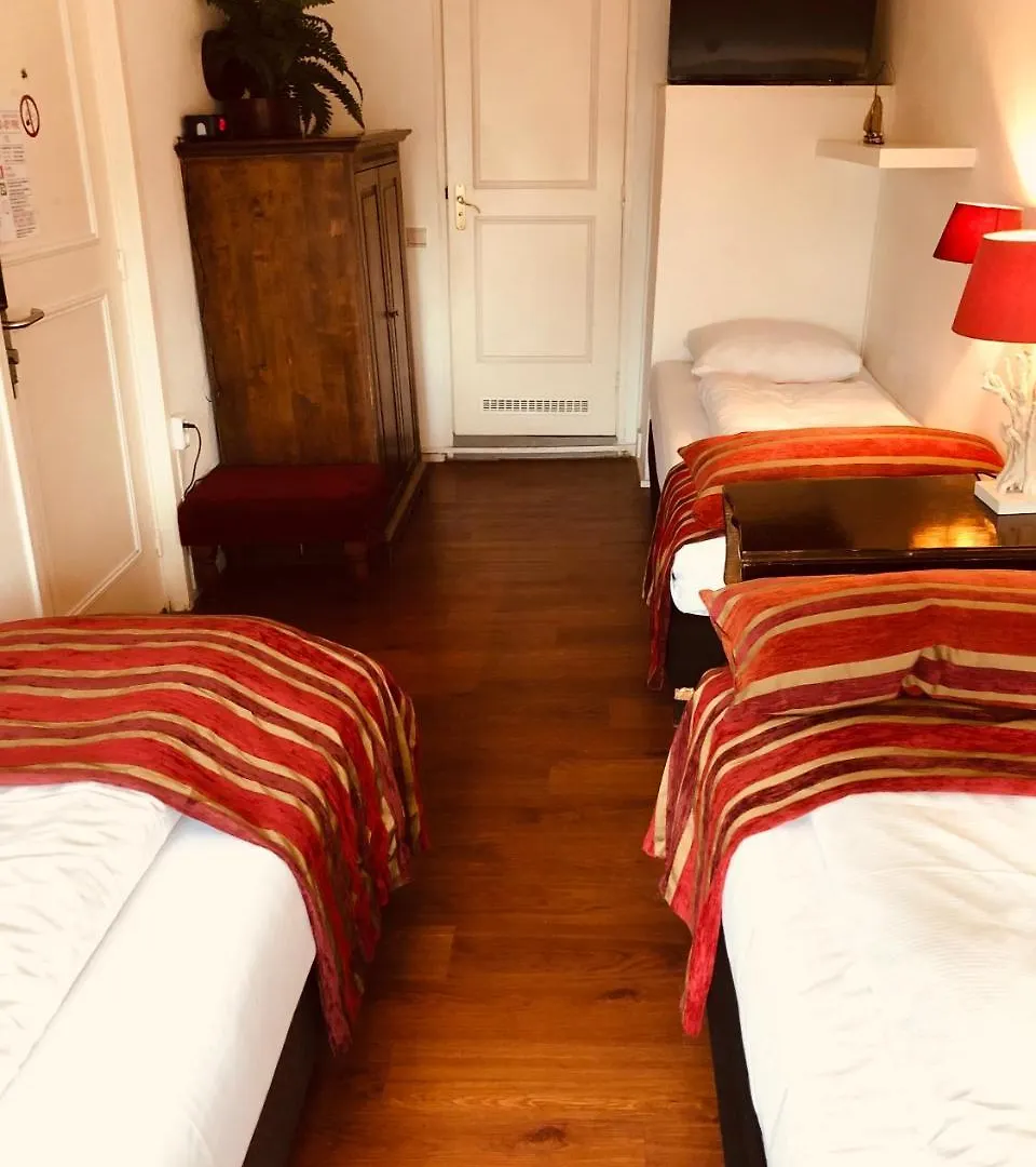 Amsterdam House Hotel