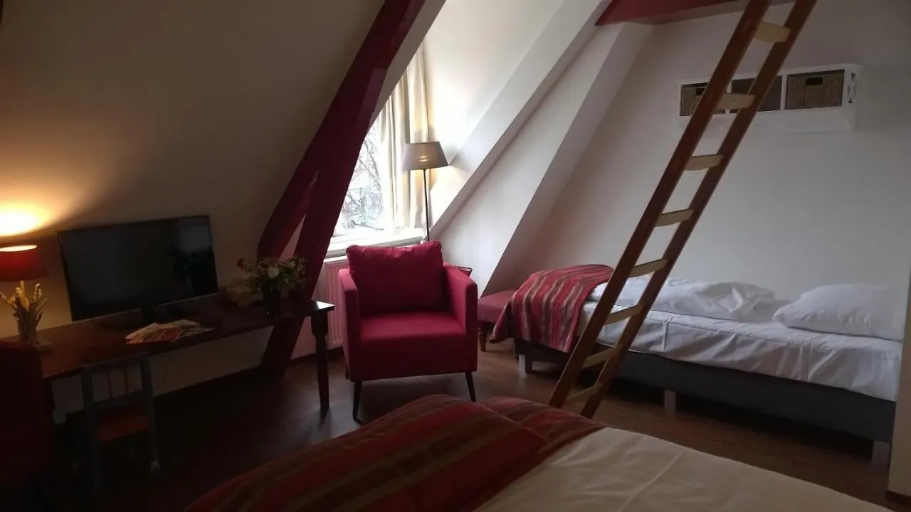 Amsterdam House Hotel